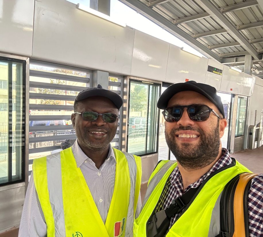 Visite du Bus Rapid Transit de Dakar en phase d’essais, avant mise en service.